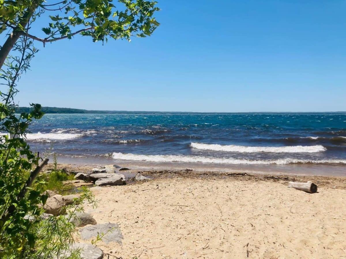 Downtown Traverse City Condo - Capri 209 Luaran gambar